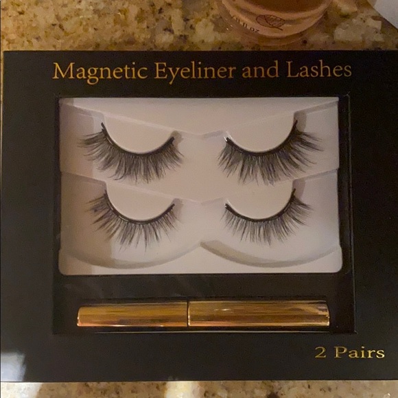 Magnetic eyelahses NEVER USED - Picture 1 of 2